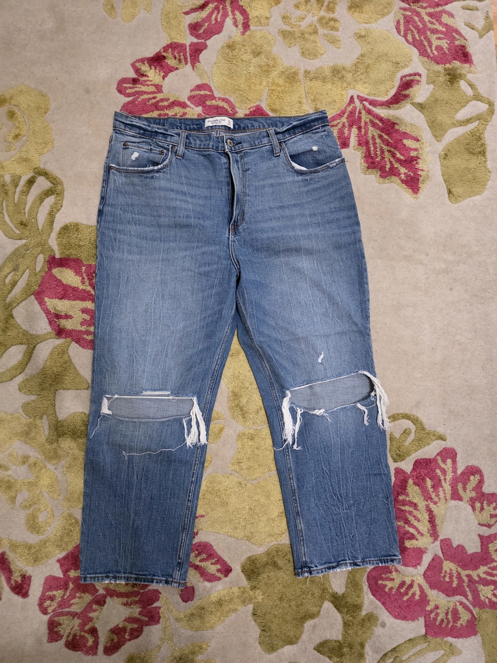 Abercrombie & Fitch The Ankle Straight Ultra High Distressed Blue Women’s Jeans